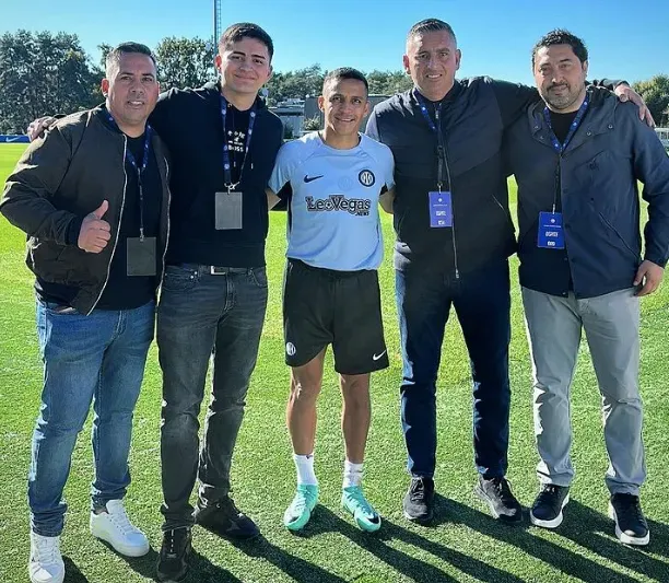Alexis Sánchez recibió a Jaime García en el Inter. Foto: Instagram.