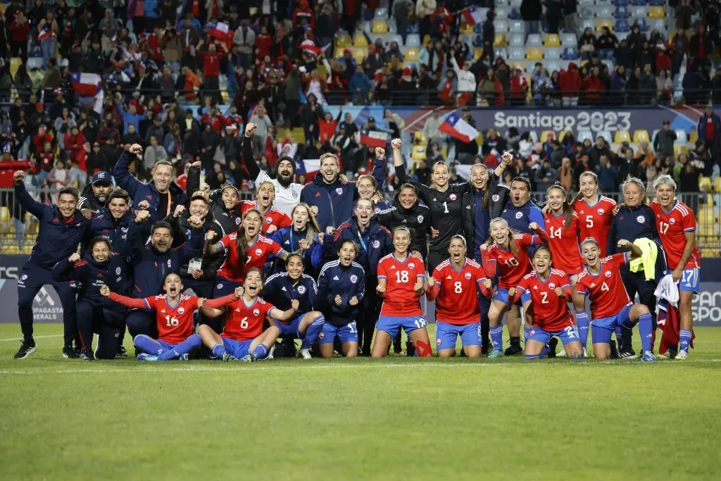 La Roja Femenina se metió en la final de Santiago 2023 tras vencer a Estados Unidos. | Foto: Photosport