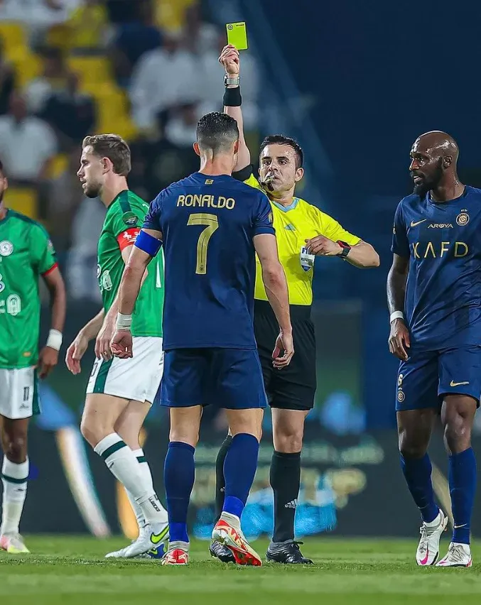 La amonestación de Piero Maza a Cristiano Ronaldo. (Captura).
