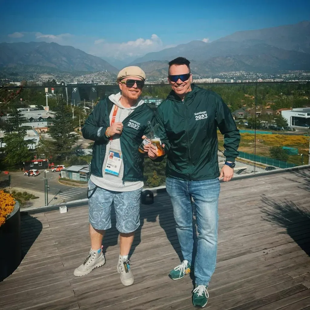 DJ Flow-T y DJ Stari en Santiago 2023. | Foto: Instagram _djstari_
