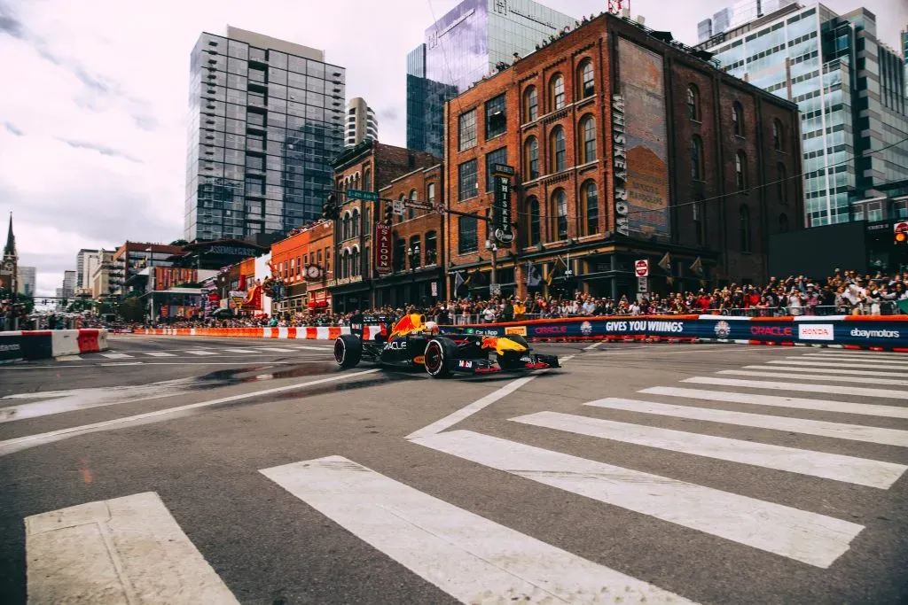 El RB7 está listo para circular en las calles de Santiago para una nueva versión de Red Bull Showrun. Foto: Red Bull Content Pool.