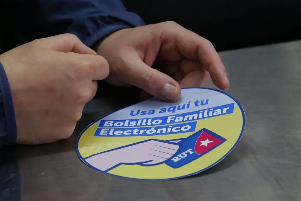 El Bolsillo Familiar Electrónico permite complementar un 20% de las compras presenciales realizadas con la CuentaRUT. (Foto: ATON)