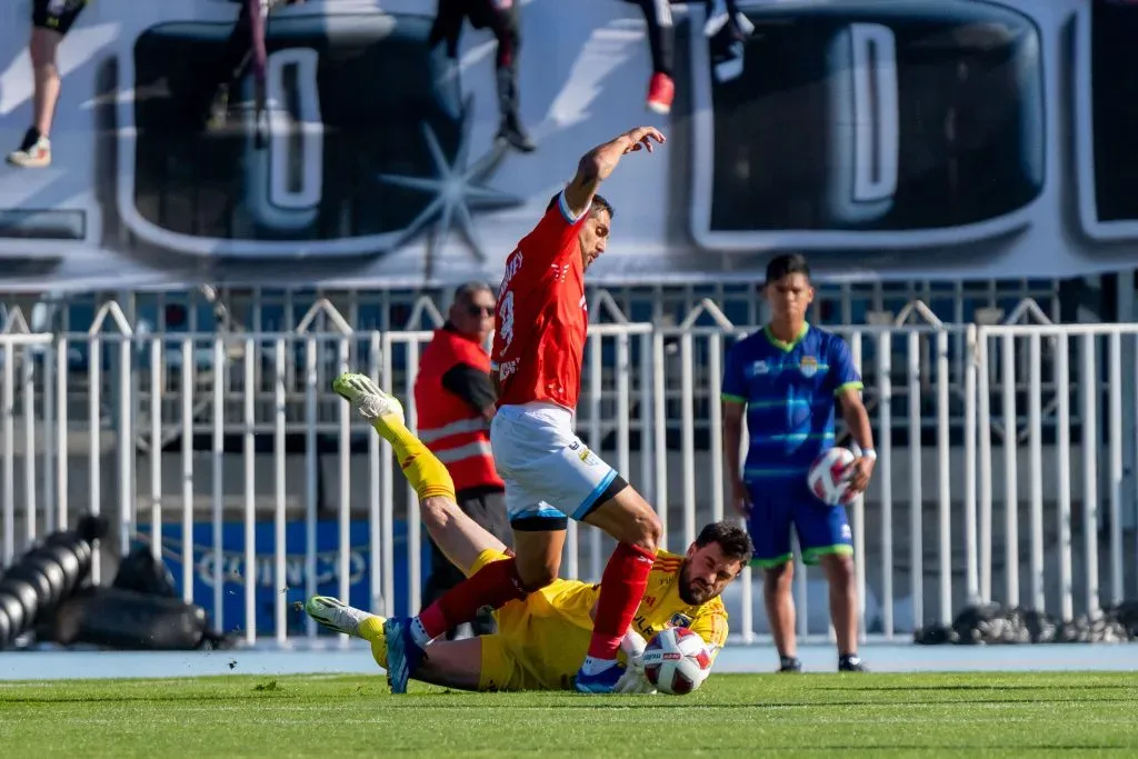 La reacción de Fernando de Paul para ahogar el grito de gol de Larrivey. (Foto: Guille Salazar/RedGol).