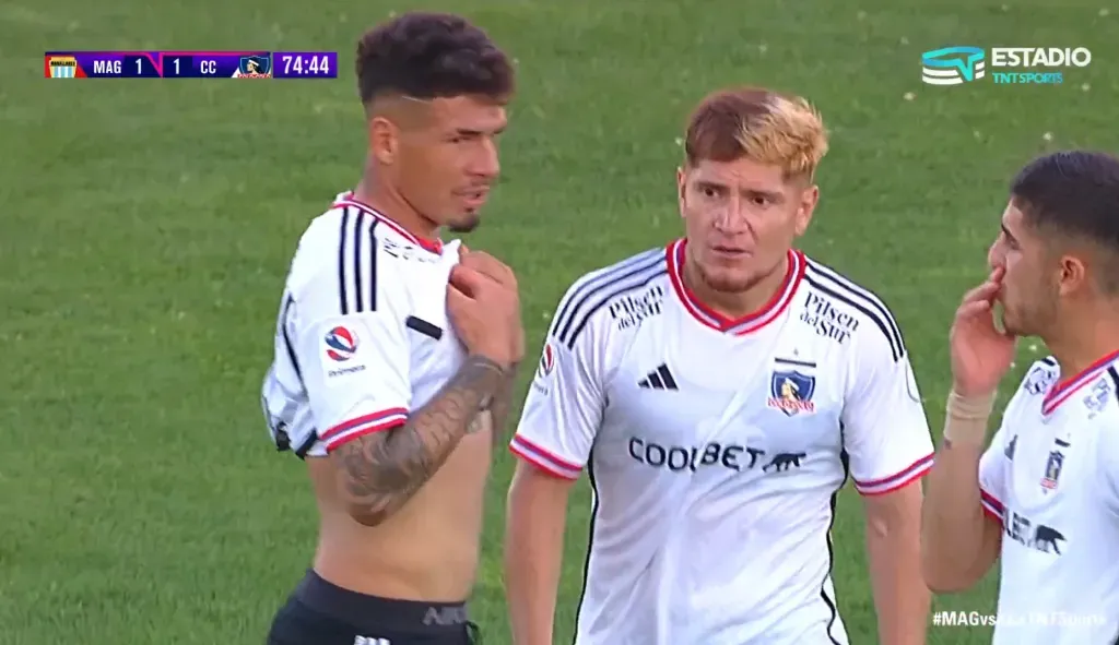 Leonardo Gil salió muy molesto en Colo Colo. (Captura TNT Sports).