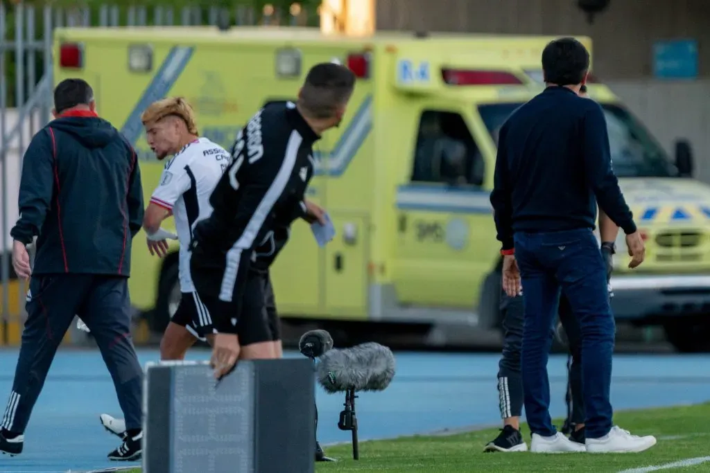 Gil insultó al kinesiólogo de Colo Colo tras ser reemplazado | Guille Salazar/RedGol