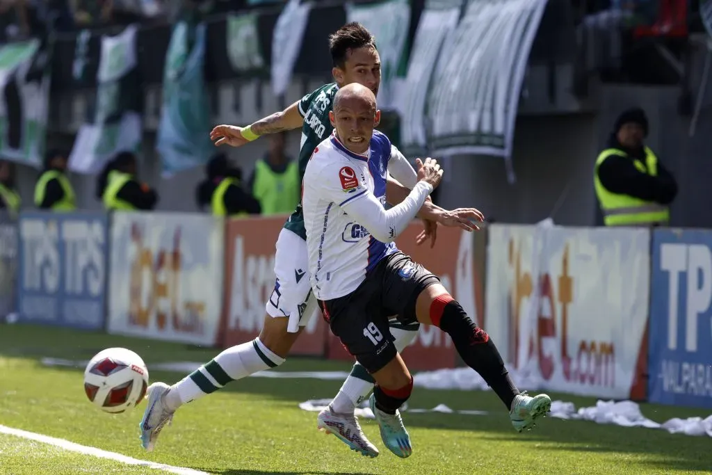 Mario Larenas no podrá jugar el primer partido de la llave entre San Luis de Quillota y Deportes Antofagasta. (Martin Thomas/Photosport).