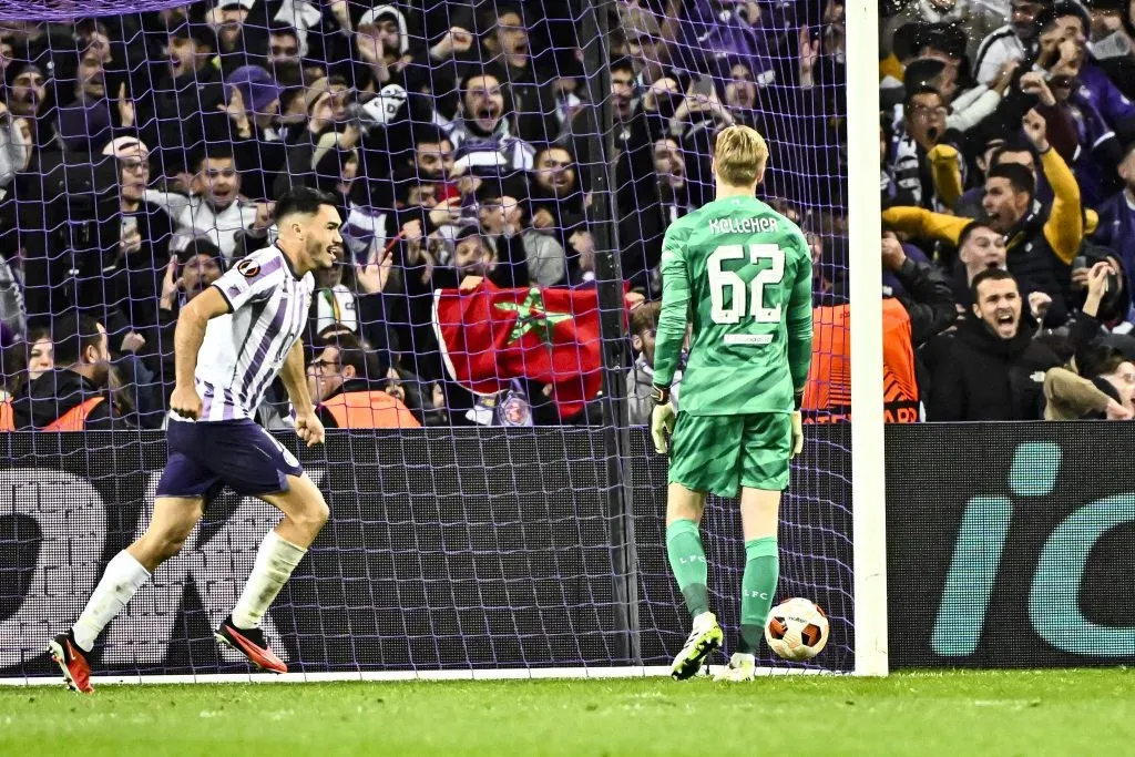 Gabriel Suazo y Toulouse celebraron un triunfo ante Liverpool. El chileno fue una de las grandes figuras. Foto: IMAGO.