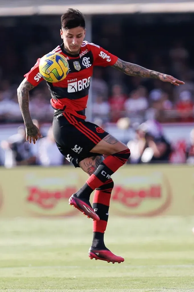 Erick Pulgar, lleva una temporada y media jugando en Flamengo (Getty Images)