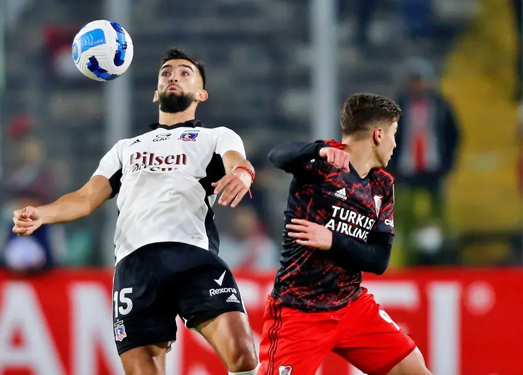 Una grave lesión no le ha permitido a Emiliano Amor jugar un sólo partido con Colo Colo en este 2023. | Foto: Getty Images.