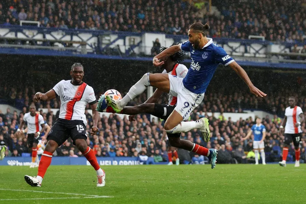 Everton actualmente marcha en el puesto 14° con 14 puntos en esta Premier League 2023-24. En caso de la resta de 12 unidades, quedará colista del torneo. | Foto: Getty Images.