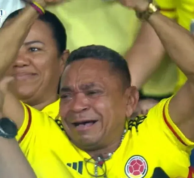 El papá de Luis Díaz emocionado en el estadio en Barranquilla.