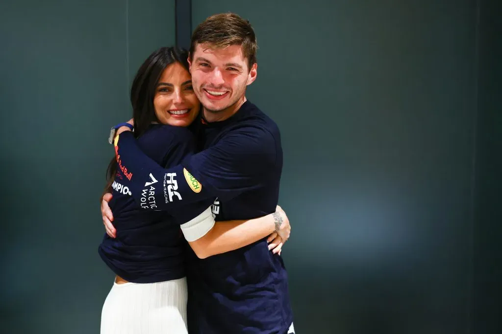 Max Verstappen junto a su pareja, la brasileña Kelly Piquet. (Mark Thompson/Getty Images).