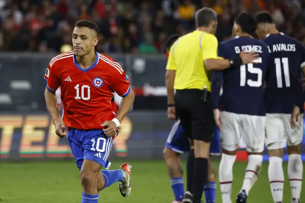Alexis Sánchez no le logró hacer mucho daño a la selección de Paraguay. Pero se desquitó con las instalaciones de la selección | Photosport