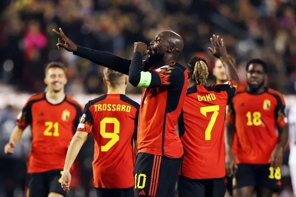 Lukaku mete cuatro goles para Bélgica.
