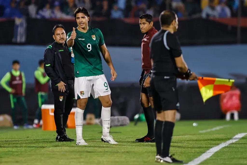 Marcelo Moreno Martins, el capitán de Bolivia, le dijo adiós a su ciclo internacional en el mítico estadio Centenario. (Ernesto Ryan/Getty Images)