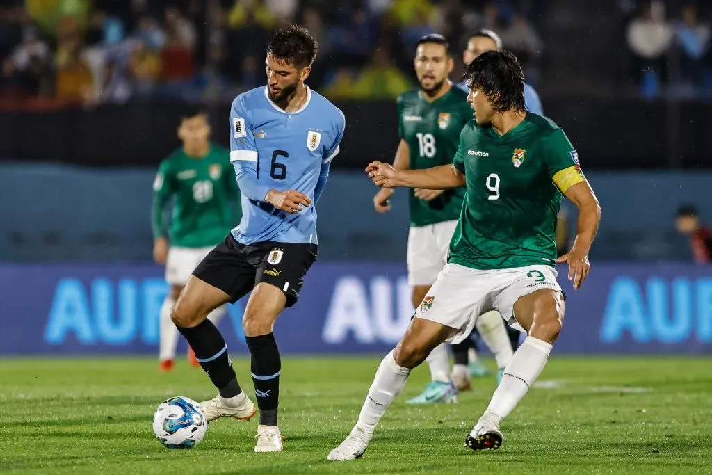 Rodrigo Bentancur en acción ante Bolivia: Uruguay venció por 3-0 a la Verde en el último partido internacional de Marcelo Moreno Martins. (Ernesto Ryan/Getty Images).