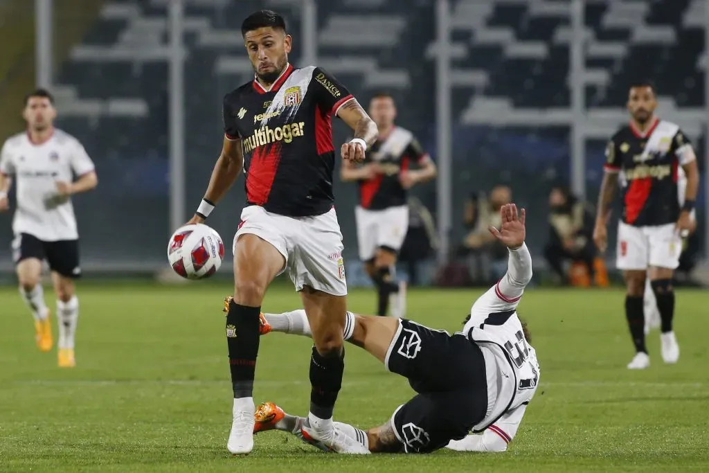 Tobías Figueroa, uno de los refuerzos de Curicó Unido para la temporada 2023. Jorge Henríquez, Jason Flores y Omar Merlo fueron otros. (Marcelo Hernández/Photosport).