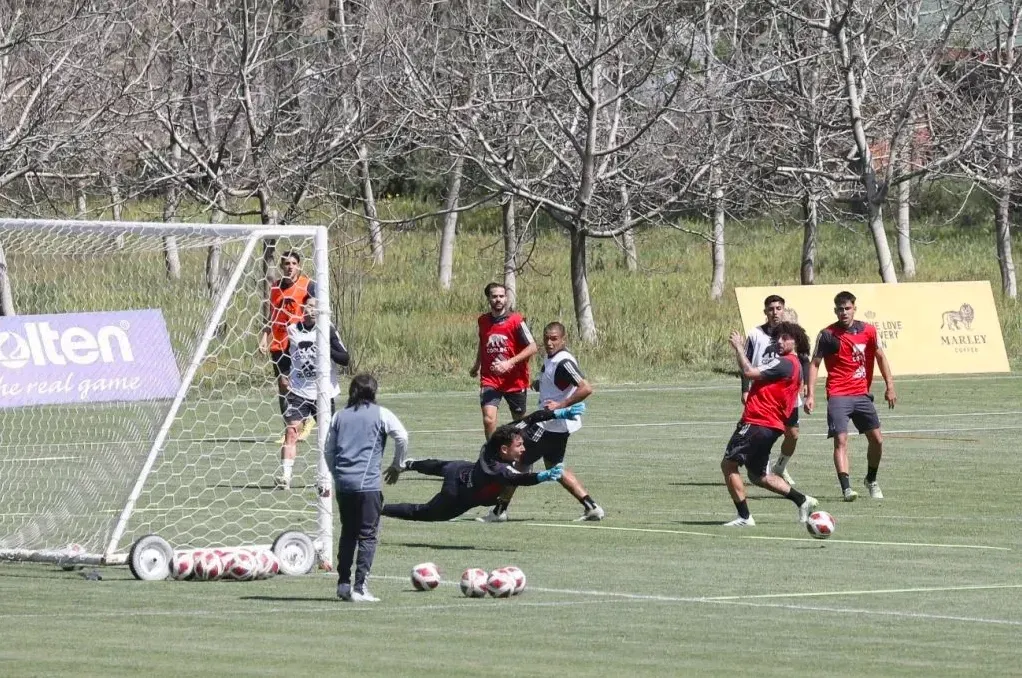Colo Colo trabajó durante su intertemporada en Pirque (Sifup)