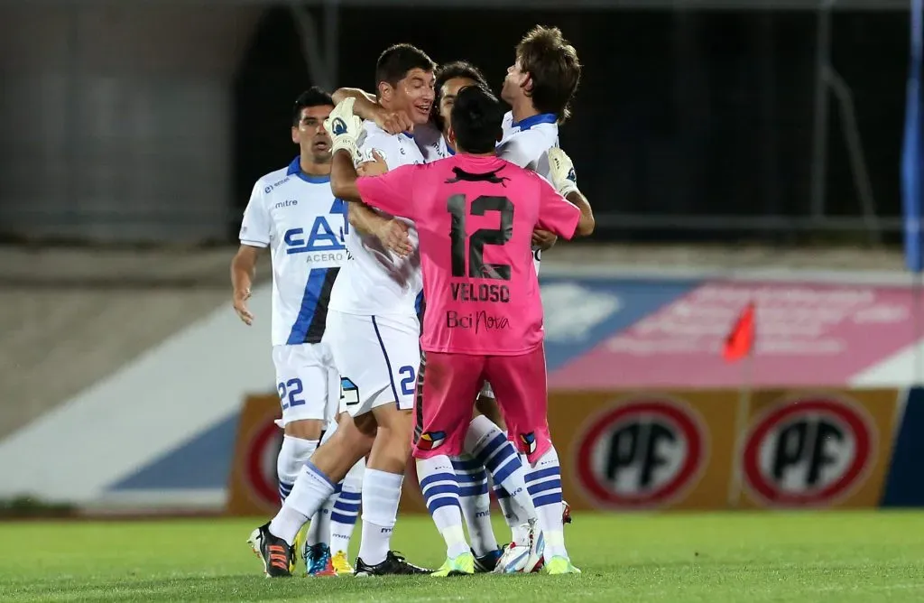 Un festejo más de Nery Veloso y Huachipato en ese inolvidable 2012. (Martin Thomas/Photosport).