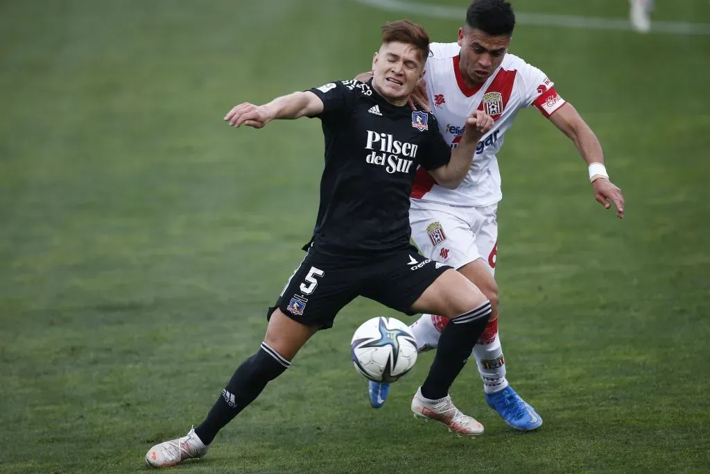 Colo Colo tiene chances de ser campeón en La Granja ante Curicó Unido. | Foto: Photosport.