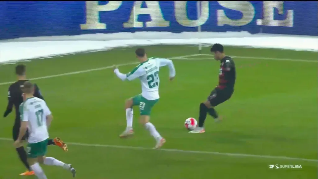 Osorio inició la jugada que terminó en el tercer gol del Midtjylland ante Viborg.