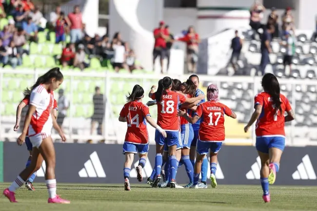 Chile se ilusiona para el futuro tras aplastar a Perú en su último amistoso del 2023. Foto: Comunicaciones FFCh.