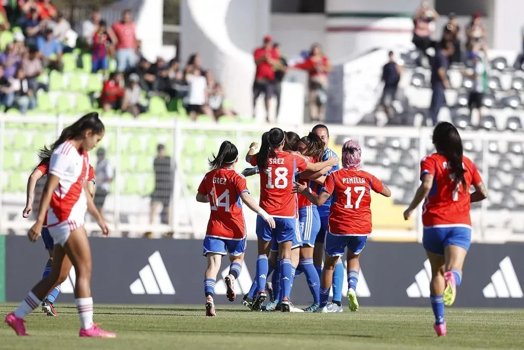 Goleada 6-0 de La Roja FEM contra Perú en La Cisterna. (Fotos: Carlos Parra/ANFP)