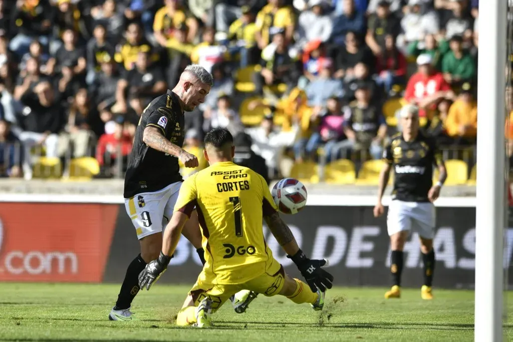 Rodrigo Holgado lleva 15 goles y tres asistencias en este 2023. ¿Serán números suficientes para estar en la órbita de Colo Colo? | Foto: Photosport.