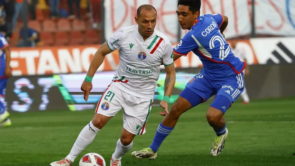 Marcelo Díaz aparece en el horizonte de Racing, mientras algunos ruegan por su regreso a la U. Foto: Photosport.