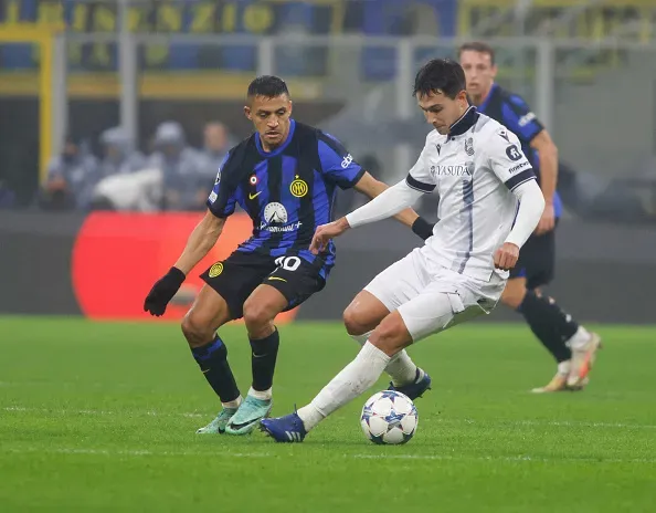 Alexis Sánchez recibió duras críticas de la prensa italiana. | Foto: Nderim Kaceli/SOPA Images/LightRocket via Getty Images