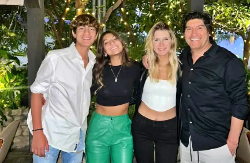 Iván Zamorano junto a su familia. | Foto: @bambam9oficial.