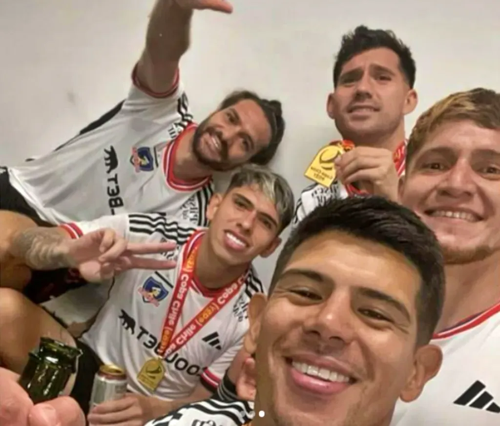 El festejo de Carlos Palacios tras ganar la Copa Chile con Colo Colo. | Foto: Instagram.