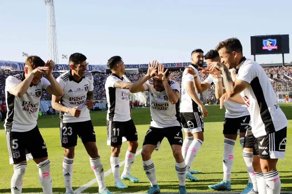 Gabriel Suazo, Gabriel Costa celebran un gol en el Campeonato Nacional 2022. (Javier Salvo/Photosport).