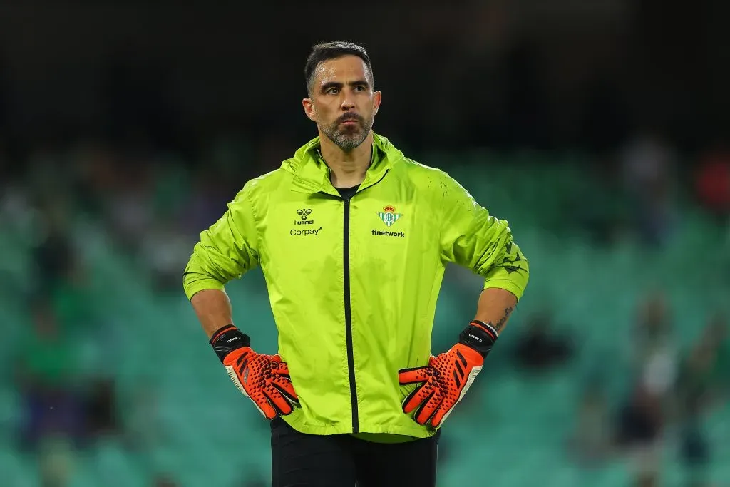 Claudio Bravo volvería recién en febrero.