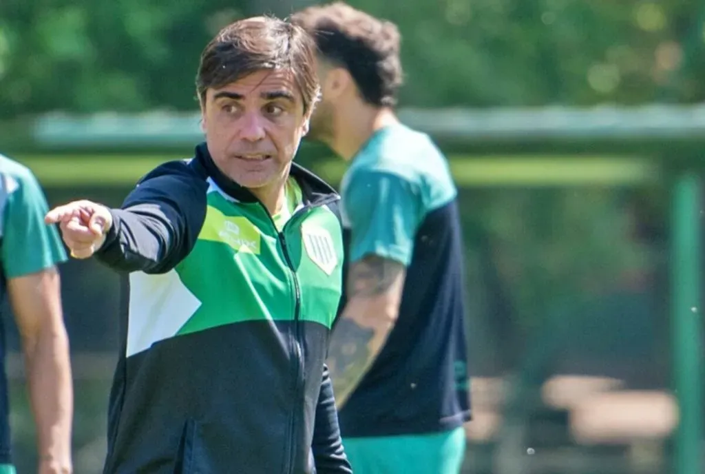 Javier Sanguinetti llega a Huachipato después de una discreta campaña en Banfield. | Foto: Archivo.