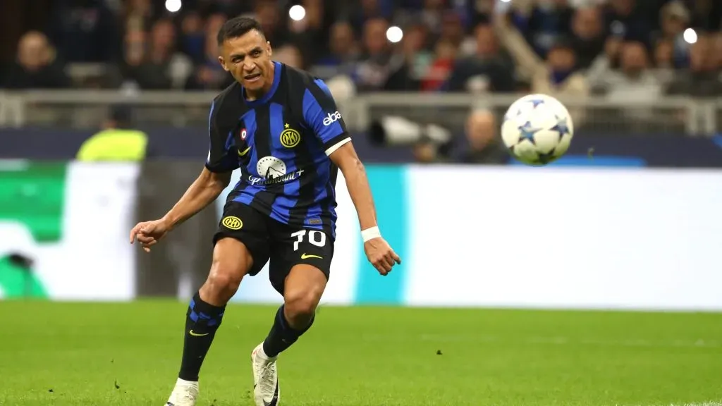 Alexis Sánchez sumó minutos en el Inter de Milán con Sabrina Sosa en las tribunas, lo que disparó los rumores de un remember. Foto: IMAGO.