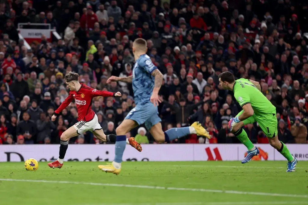 Alejandro Garnacho fue el héroe de la jornada marcando un doblete para la remontada del Manchester United ante el Aston Villa. Foto: Getty Images.