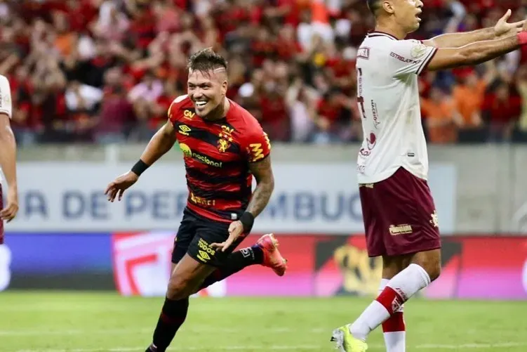 Javier Parraguez festeja con la camiseta de Sport Recife. (Captura).