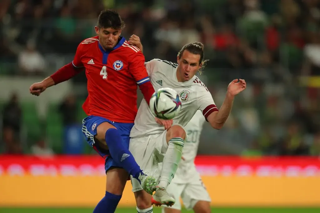 Benjamín Kuscevic en un partido de Chile ante México. (Mexsport/Photosport).