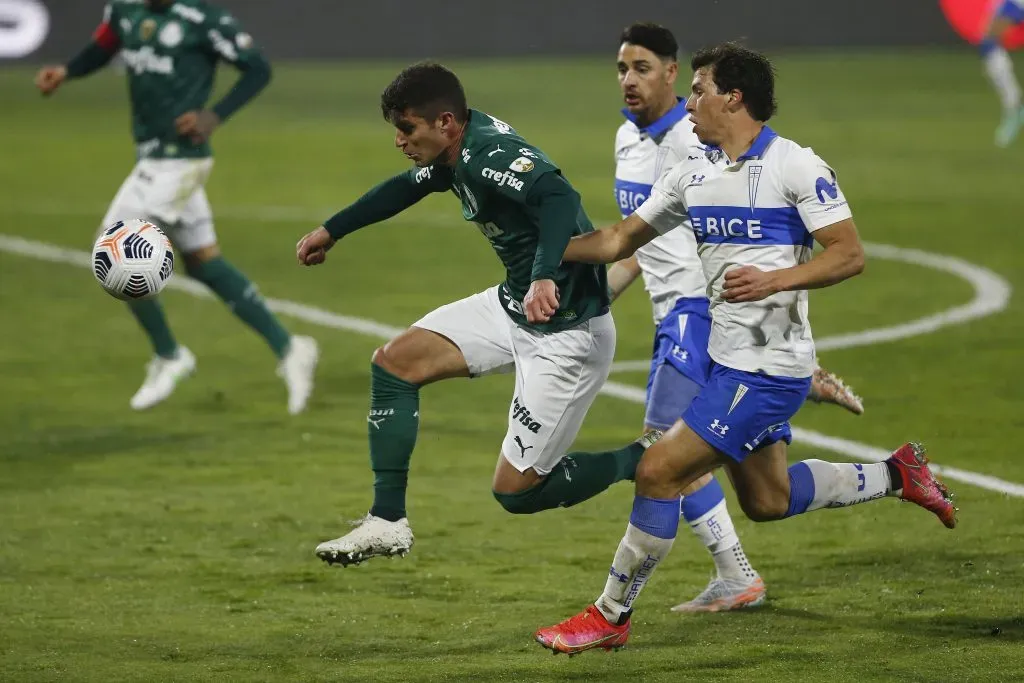 Benjamín Kuscevic enfrentó a la Católica con el Palmeiras en la Copa Libertadores. (Marcelo Hernandez/Photosport).