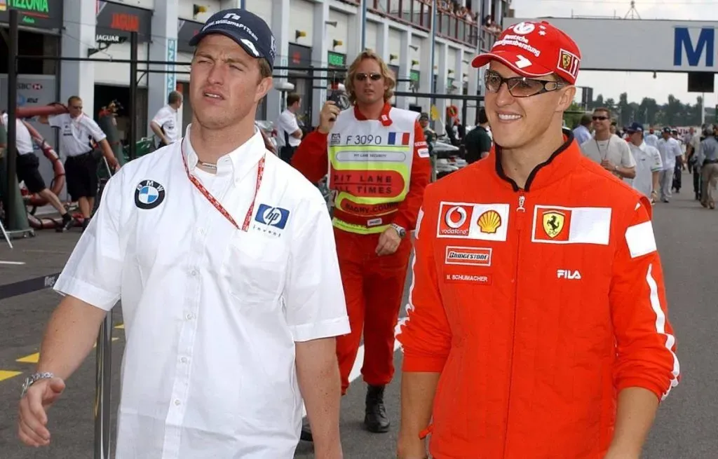 Ralf Schumacher (izq) entregó nuevos detalles del estado de salud del siete veces campeón mundial de Fórmula 1. | Foto: Motorsport.es