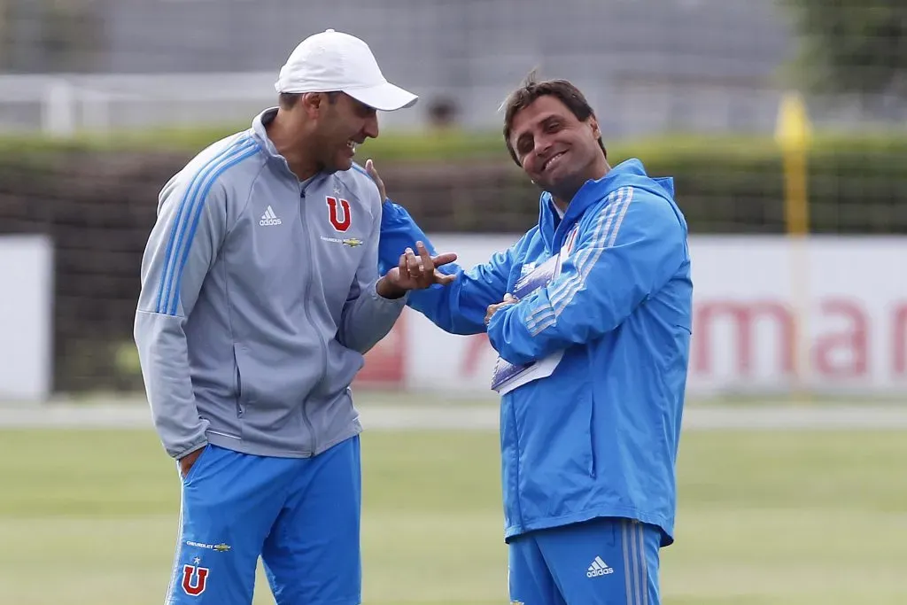 Gustavo Flores en una práctica de la U. de Chile cuando el DT era Ángel Guillermo Hoyos. (Ramon Monroy/Photosport).