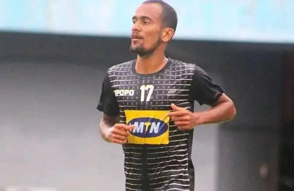 Wilfried Nathan Douala en el Vittoria United de su país. Con 