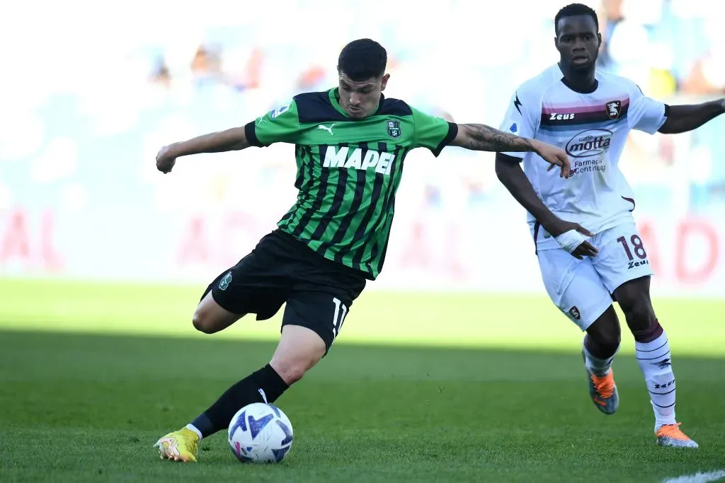 Agustín Álvarez en acción por el Sassuolo, que no lo cederá para jugar el Preolímpico. (Alessandro Sabattini/Getty Images).