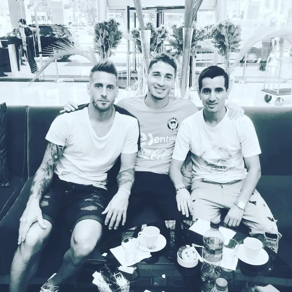 Carlos Carmona junto a Maxi Moralez y Germán Denis, dos argentinos con los que forjó una linda amistad en Atalanta. (Captura Instagram).