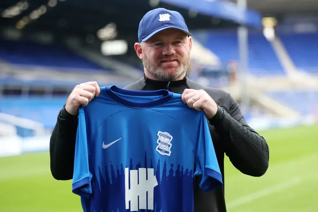 Wayne Rooney apenas registró un 22% en el Birmingham City tras asumir en el club el pasado 11 de octubre de 2023. | Foto: Getty Images.