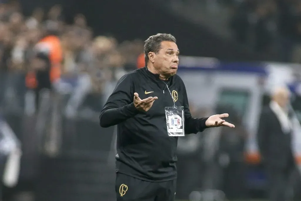 Vanderlei Luxemburgo en su última experiencia como DT: fue en Corinthians de Brasil. (Miguel Schincariol/Getty Images)