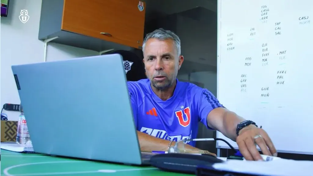 Gustavo Álvarez sabe el desafío que tiene con los azules en el torneo. Foto: U. de Chile.