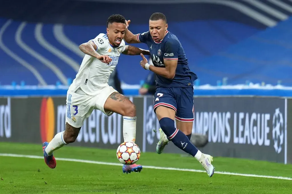Eder Militao (Real Madrid) y Kylian Mbappé (PSG) en la Champions del 2022