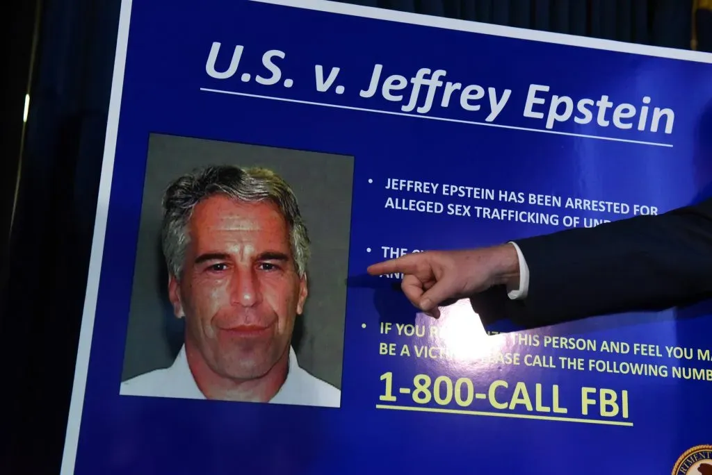 ¿Quién fue Jeffrey Epstein? Los documentos que involucran a famosos